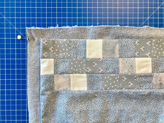 Instructions De Couture Pour Le Poncho BERNINA Patron Gratuit instructions-de-couture-pour-le-poncho-bernina-patron-gratuit